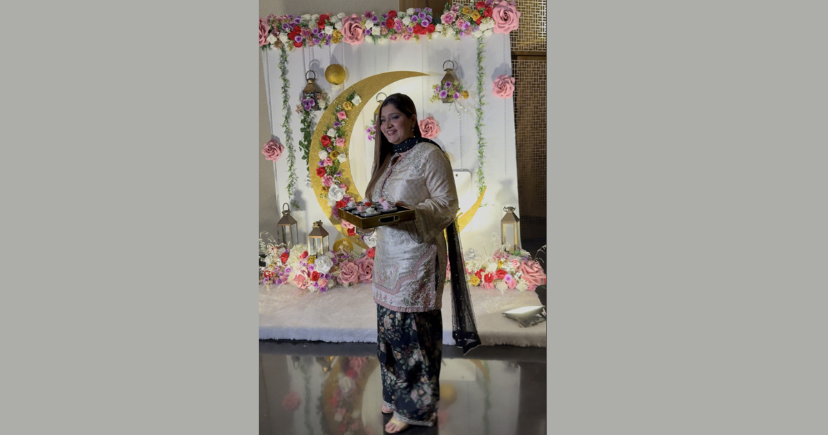 Lemon Salons MD Qurat Syed Deshmukh celebrates Eid with Media, Distributes Sheer Khurma and Token of Eidi.